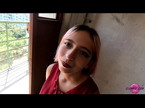 ❤️ Ikasle sentsuak arrotz bat zurrupatzen du kanpoaldean - Cum On His Face ☑ Sexu bideoa %eu.fuxporn-com.ruan